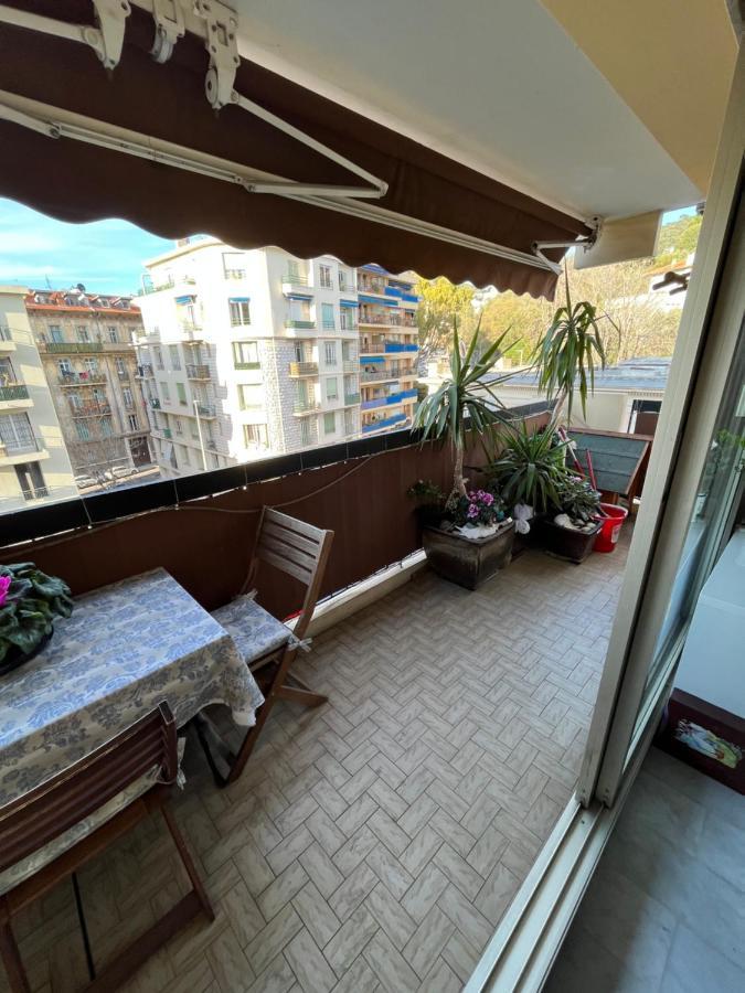 Chambre Privee Avec Terrasse Au Port De Nice Luaran gambar