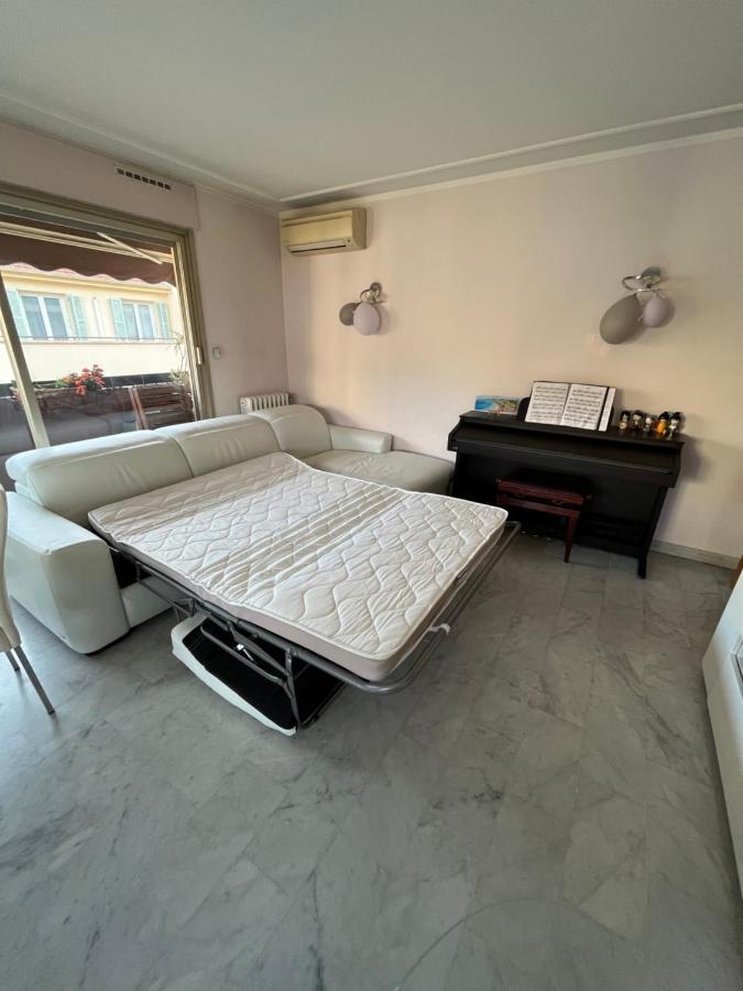 Chambre Privee Avec Terrasse Au Port De Nice Luaran gambar